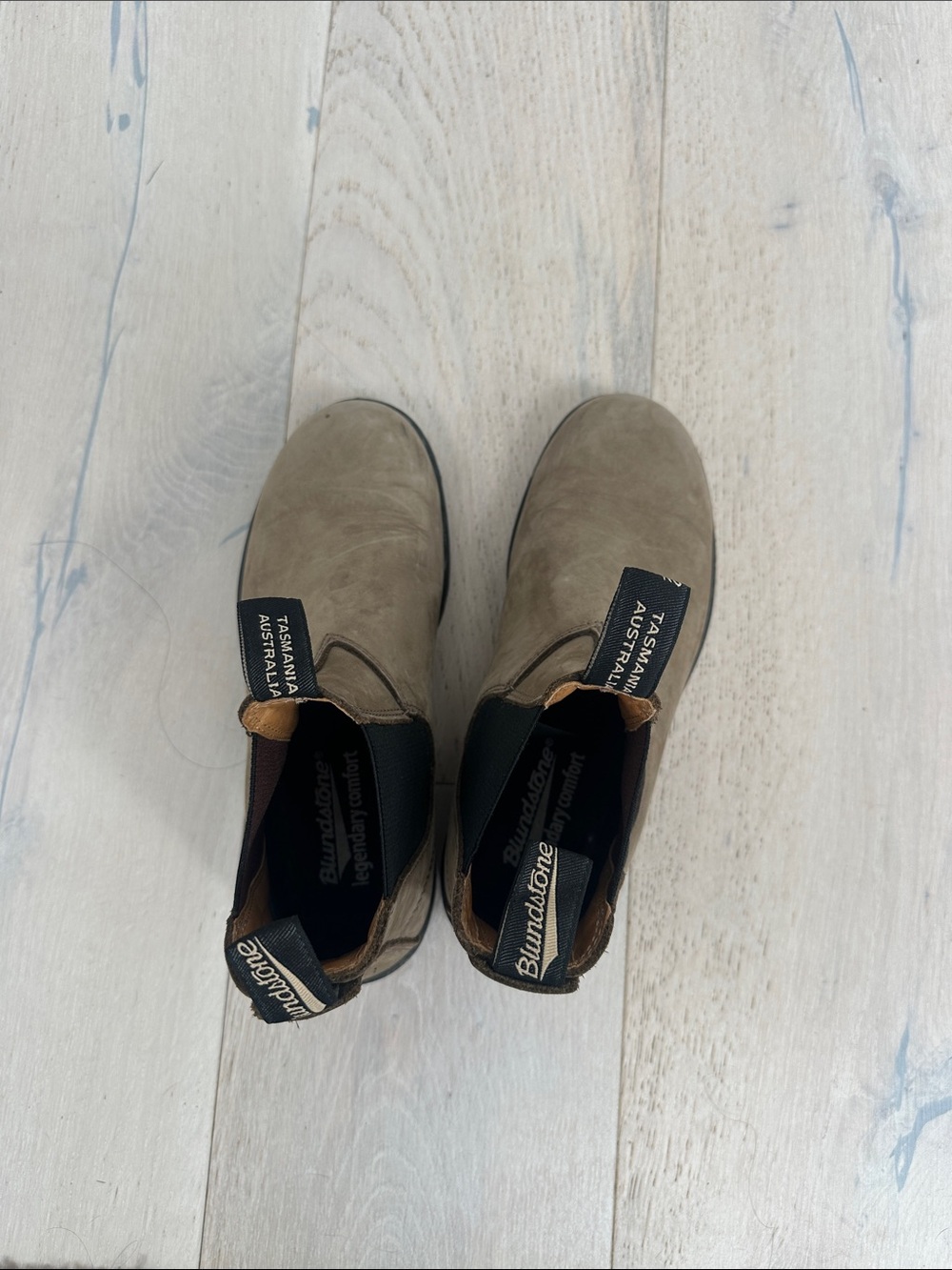 Blundstone Chelsea Boots in Taupe and Black Pull Tabs